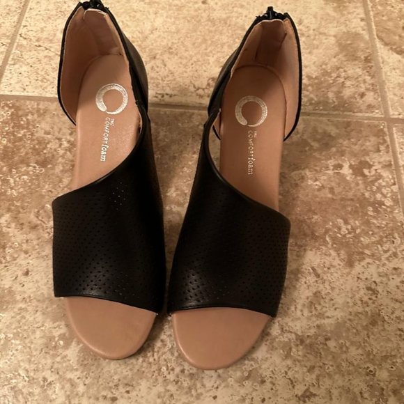 Cute black wedge shoes, 7 W size - Picture 1 of 2